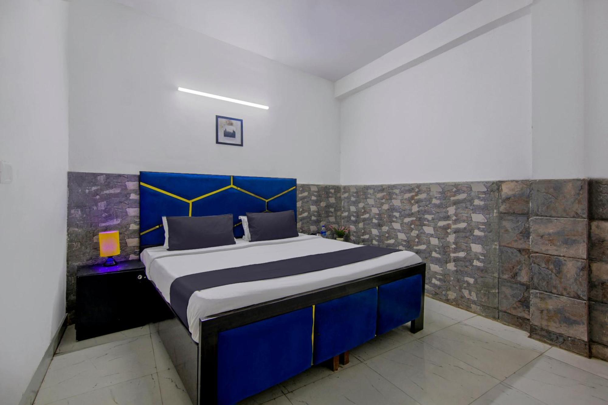 Hotel O Relax Inn New Delhi Bagian luar foto