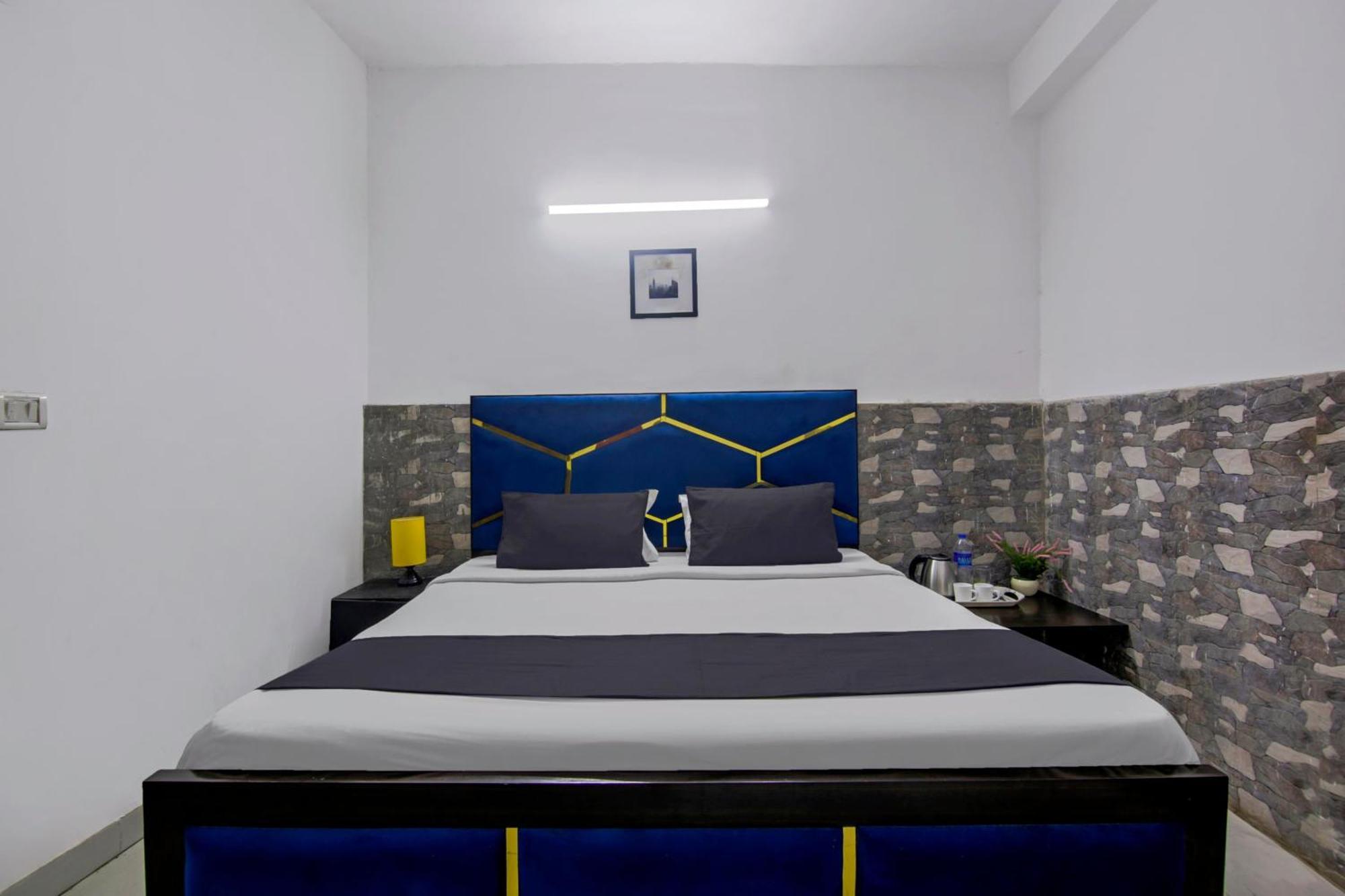 Hotel O Relax Inn New Delhi Bagian luar foto