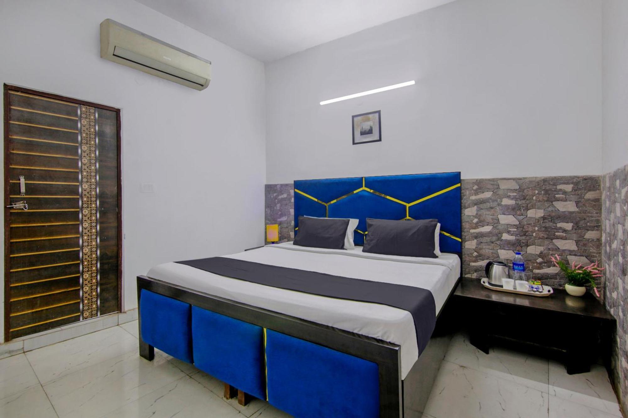 Hotel O Relax Inn New Delhi Bagian luar foto