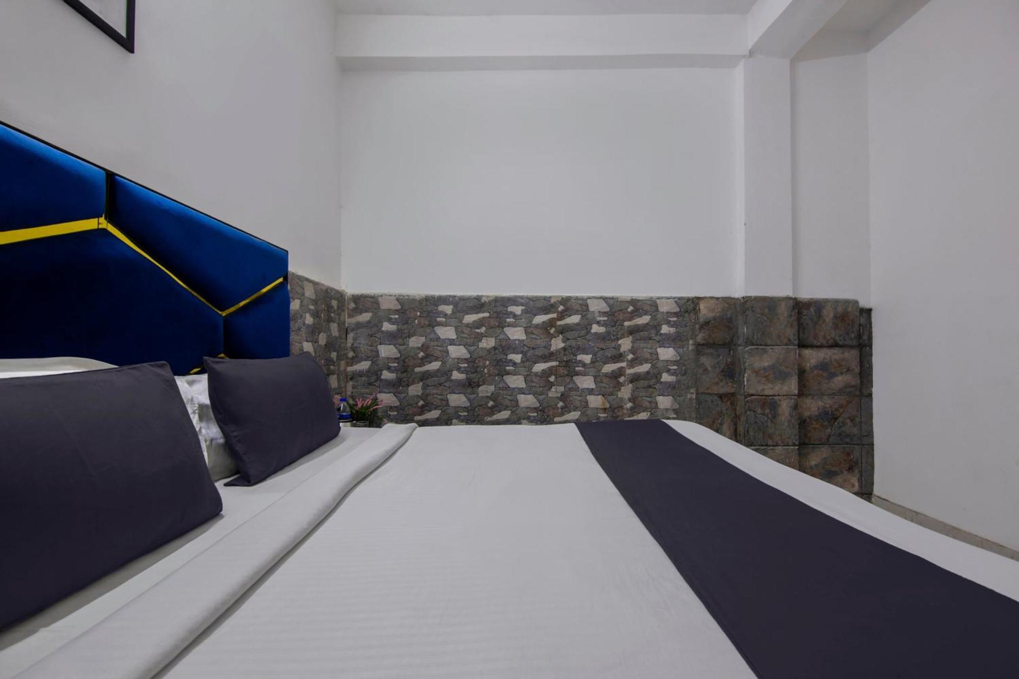 Hotel O Relax Inn New Delhi Bagian luar foto