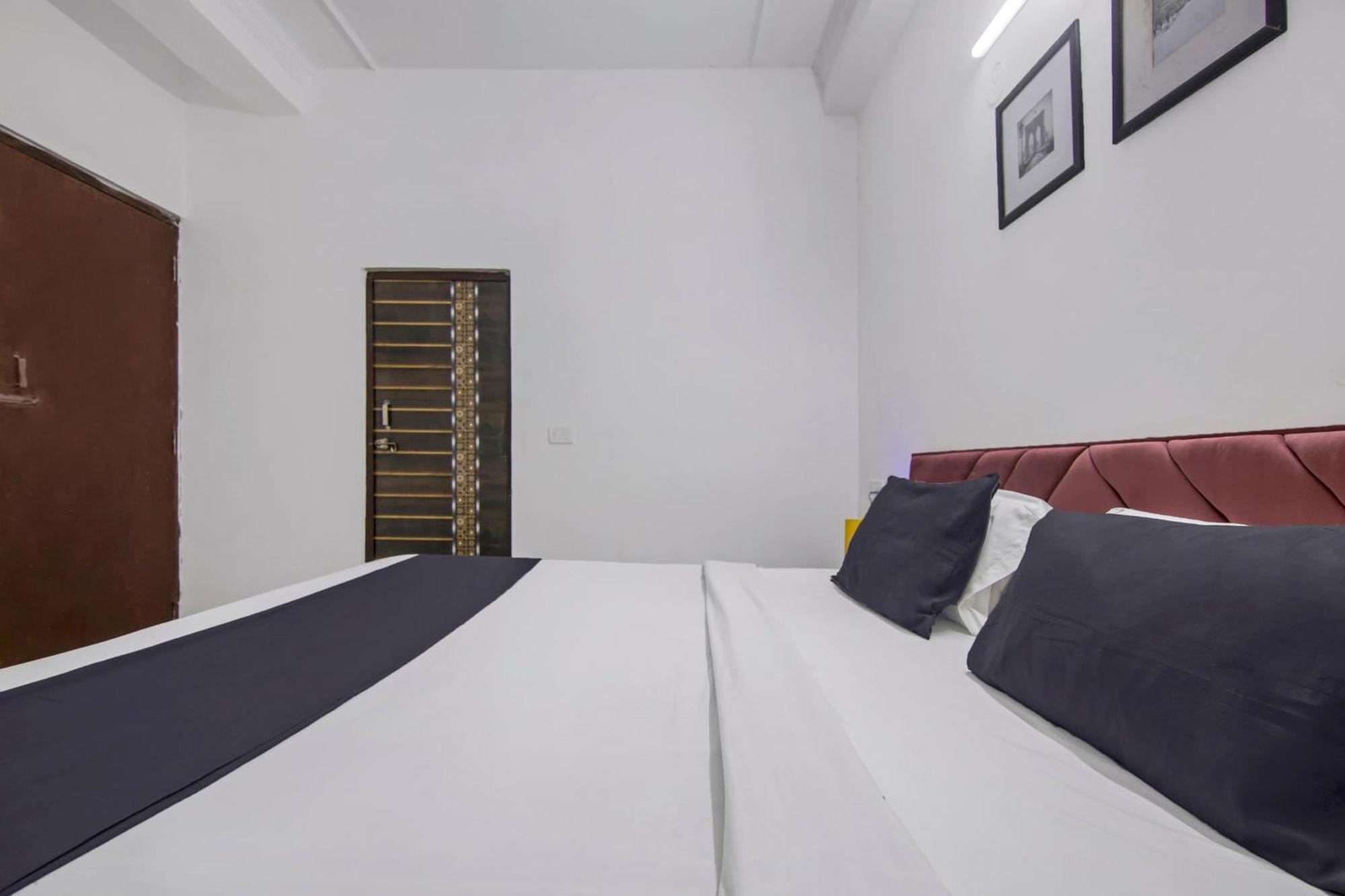 Hotel O Relax Inn New Delhi Bagian luar foto