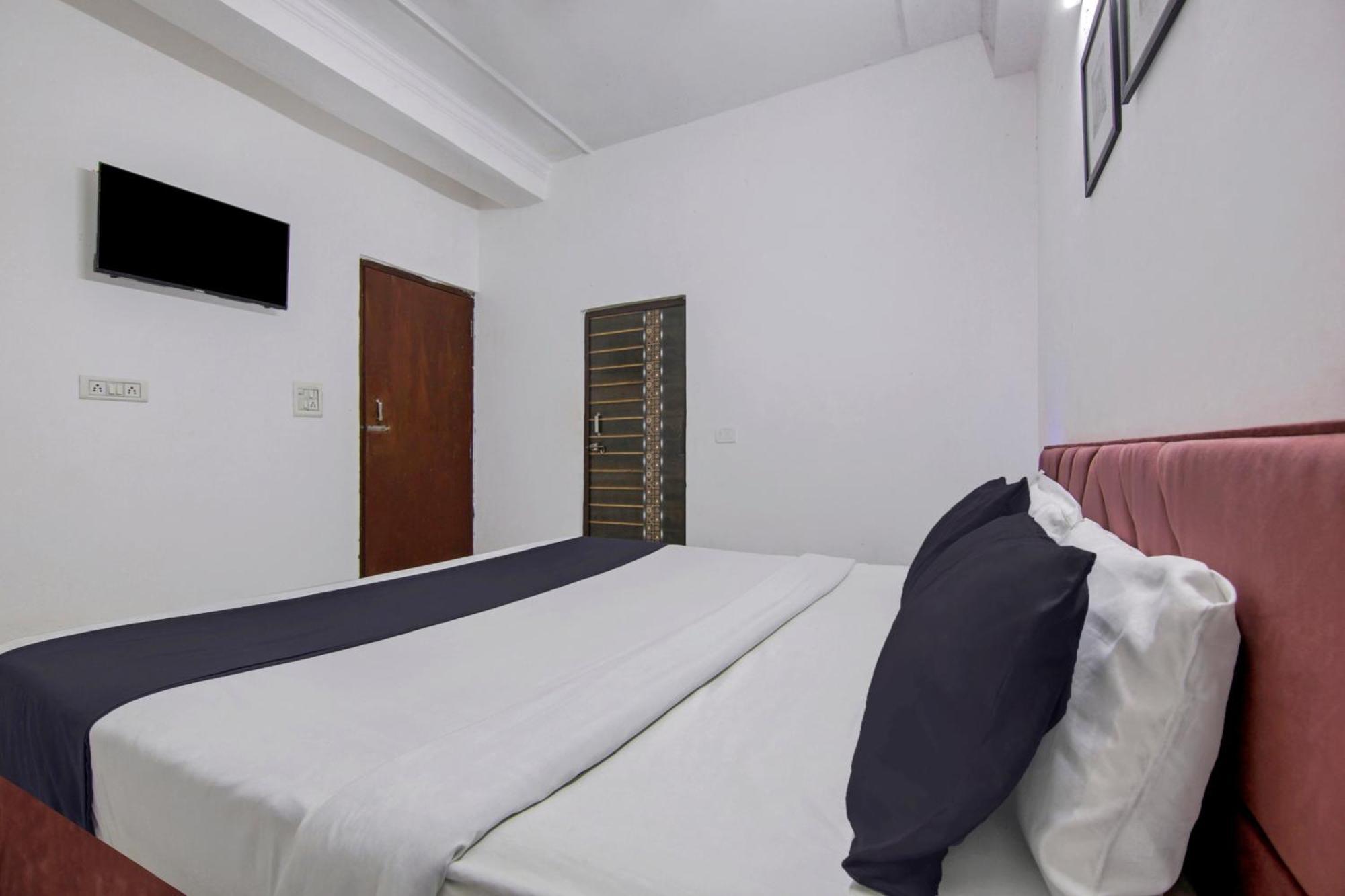 Hotel O Relax Inn New Delhi Bagian luar foto